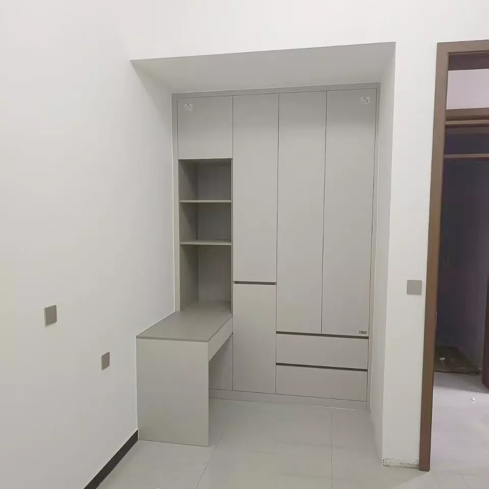 Mabangong Cedar Wood Wardrobe