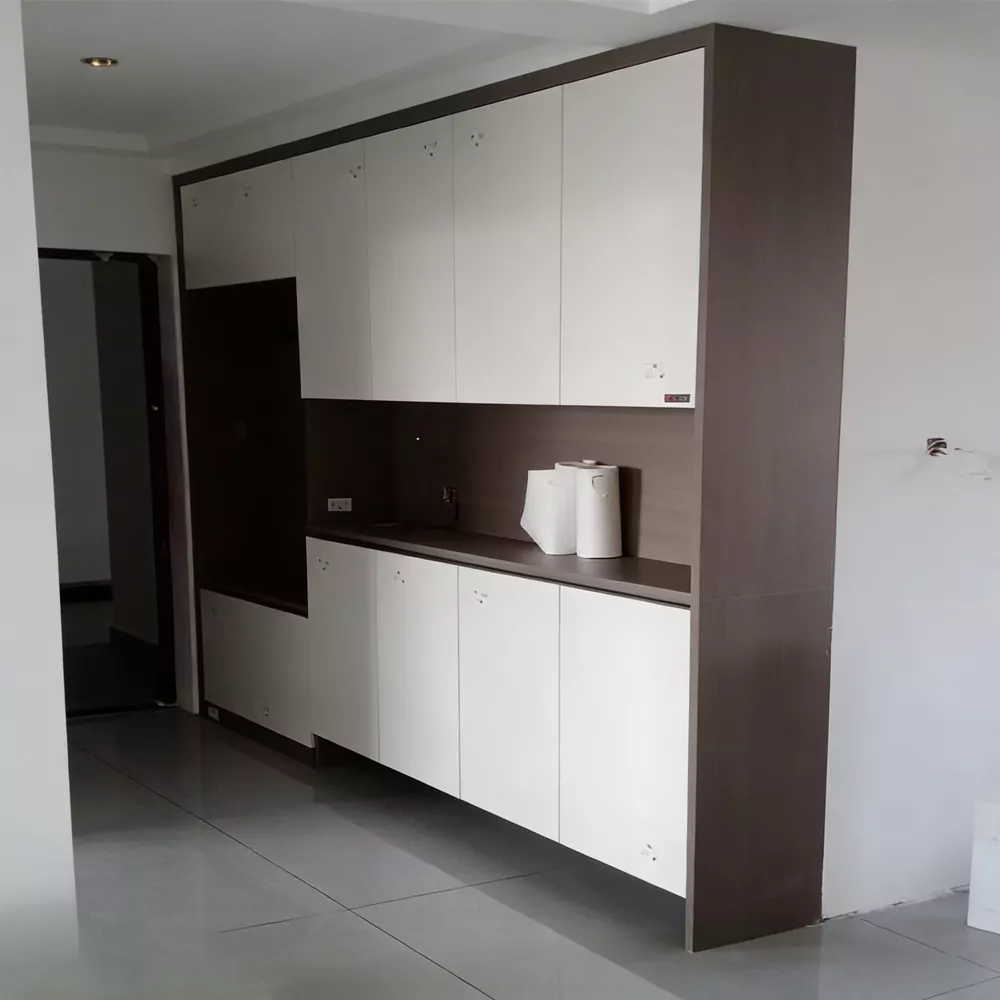 Mabangong Cedar Wood Wardrobe
