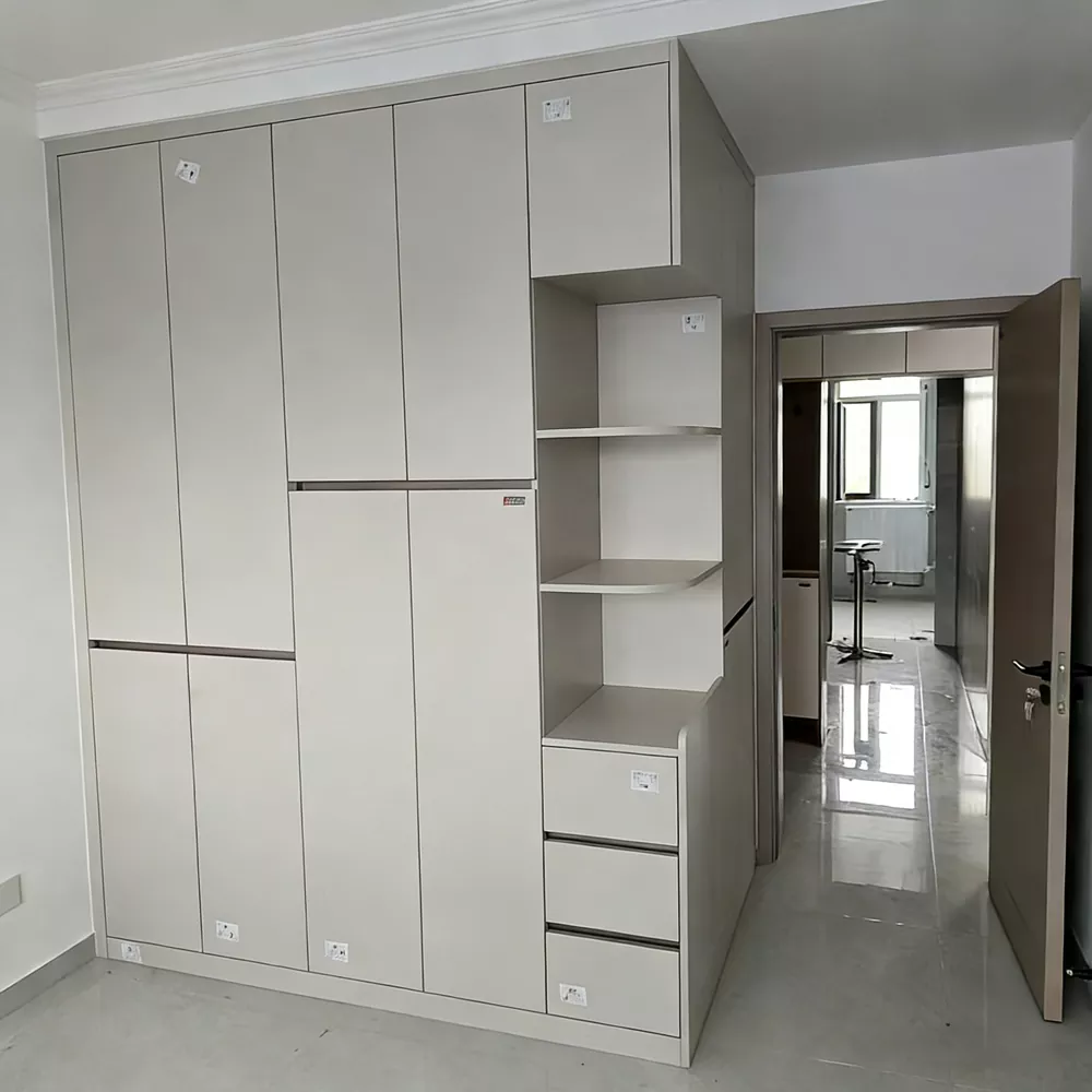 Mabangong Cedar Wood Wardrobe